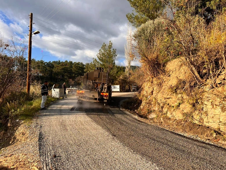 Gazipaşa’nın Yeşilyurt grup yolu asfaltlandı
