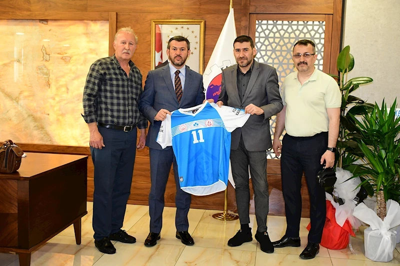 Karabük Aile Sosyal Hizmetler Spor Kulübü Başkanı Çağlayan’dan Belediye Başkanımız Özkan Çetinkaya’ya Ziyaret