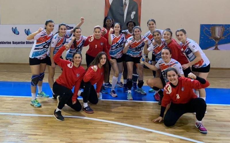 MAVİ KELEBEKLER ÇEYREK FİNALDE