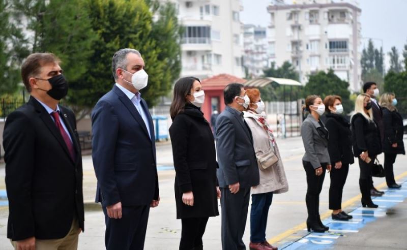 ESEN BAYRAK TÖRENİ COŞKUSUNA KATILDI