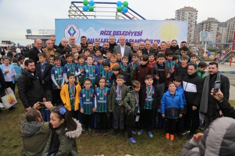 RİZE BELEDİYESİ MAHALLELER ARASI YİĞİT DEMİREL ÇOCUK FUTBOL TURNUVASI VE ŞÖLENİ TAMAMLANDI