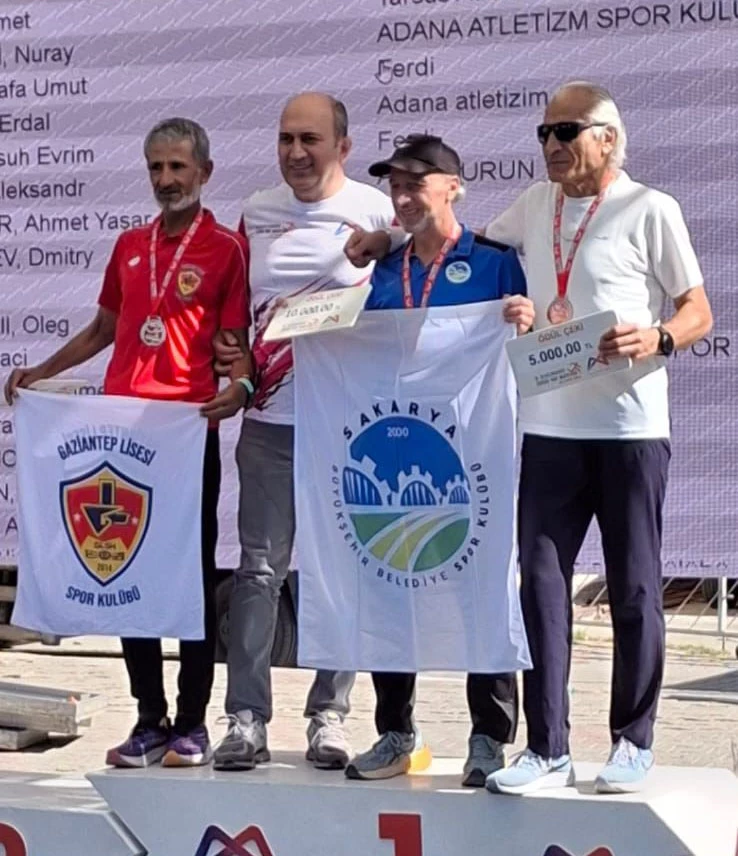 Uluslararası maratonda birincilik kürsüsü Ali Turan’ın