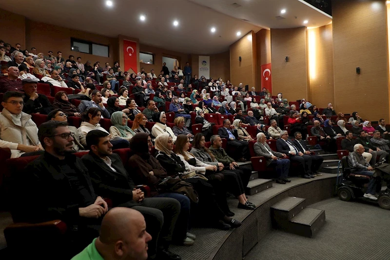 Ahmet Özhan Sakarya’da müziğin derinliklerine indi