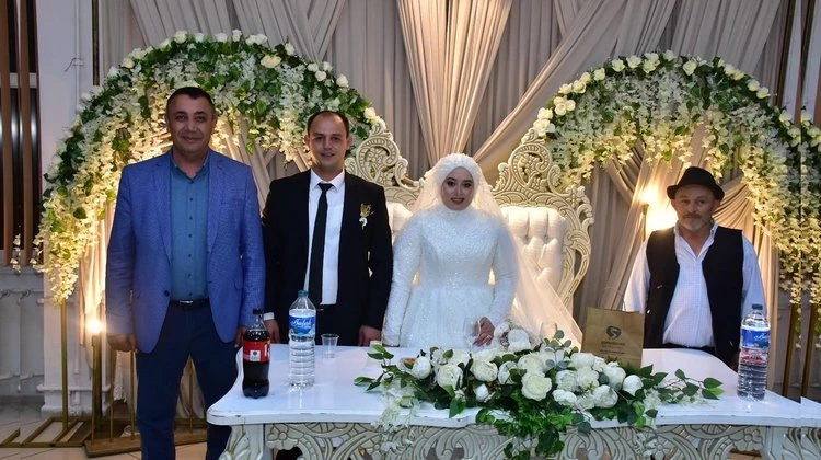 BAŞKANIMIZ, ALİ KULLUKÇU VE BEGÜM AYGÜN KARDEŞLERİMİZİN DÜĞÜN TÖRENLERİNE KATILDI