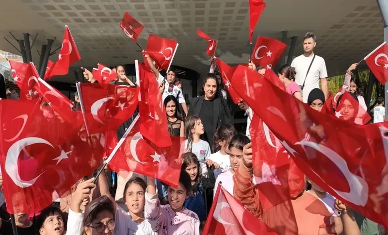 Cumhuriyet Bayramı Coşkusu Çocuk Oyun Dünyası