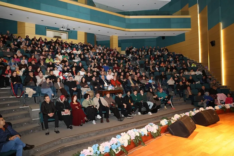 Çetin Akdeniz, Sakarya