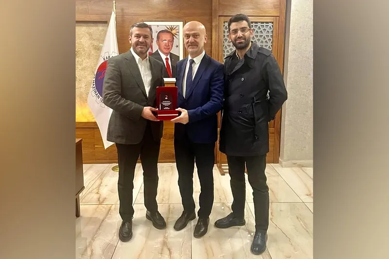 Kızılay Temsilcilerinden Karabük Belediye Başkanı