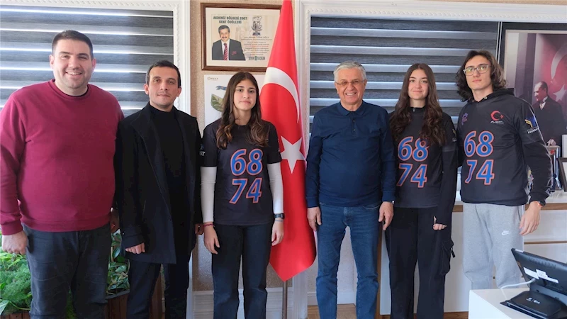 Bahçeşehir öğretmen ve öğrencilerden Başkan Topaloğlu’na ziyaret