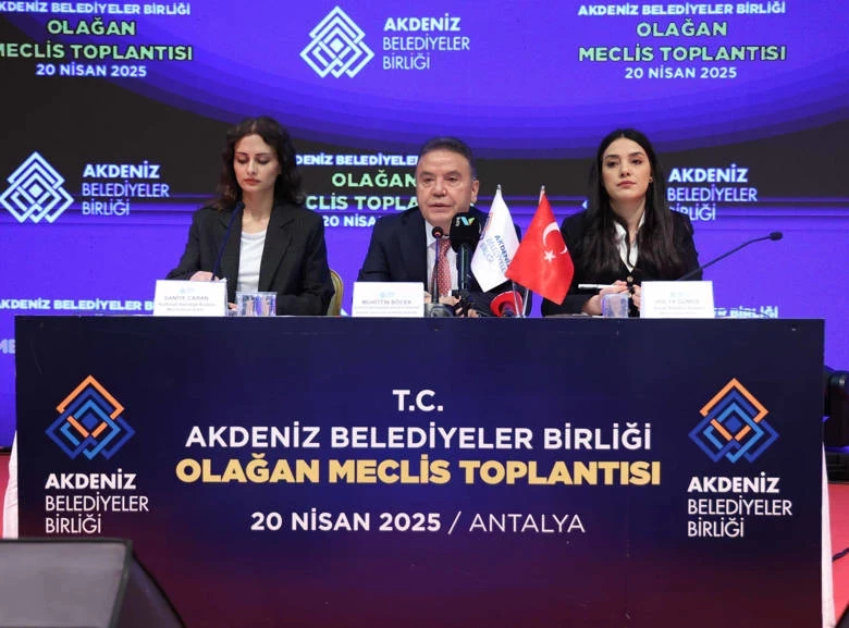 Belediyeciliğin kalbi Antalya’da attı