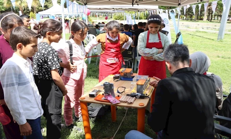 BÜYÜKŞEHİR BELEDİYESİ’NDEN RENKLİ VE İLHAM VERİCİ BİR ŞENLİK