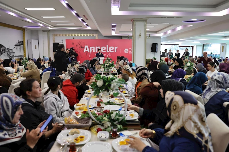 “Merhametin ve fedakârlığın adı annelerimize bir ömür adasak az gelir”