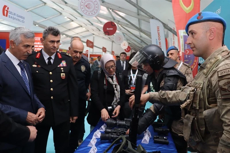 Jandarma, Kahramanmaraş’ta Vatandaşlarla Buluştu