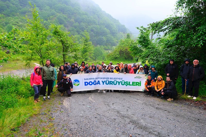 Hafif yağmur eşliğinde cennet tabiatı keşfettiler: Zorlu Doğançay parkuru