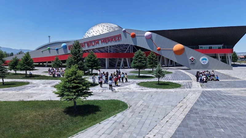 Büyükşehir’in Bilim Merkezi, Hem Öğretiyor Hem Eğlendiriyor