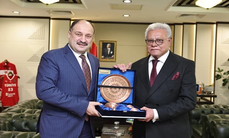 PAKİSTAN BÜYÜKELÇİSİ’NDEN BAŞKAN GÜLPINAR’A ZİYARET