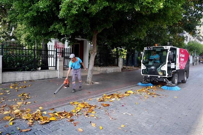 ALANYA BELEDİYESİ BAYRAM ÖNCESİ KAPSAMLI TEMİZLİK SEFERBERLİĞİ BAŞLATTI