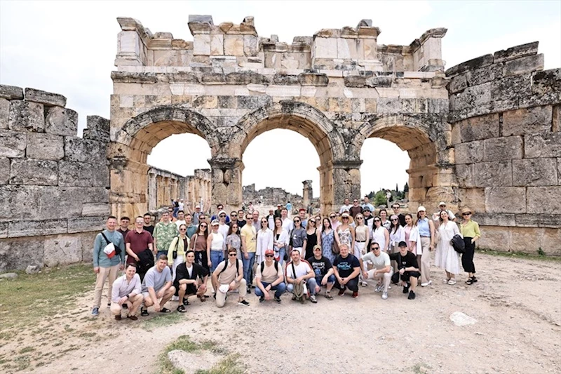 Kızıl Ordu Korosu Denizli’ye hayran kaldı
