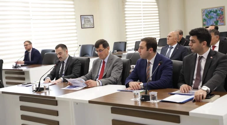 JEOTERMAL KAYNAKLARIN SÜRDÜRÜLEBİLİR YÖNETİMİ ELE ALINDI