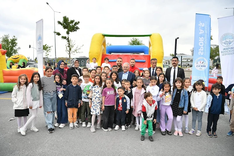Hayırsever Büyükkılıç Ailesinin Eğitim Mirasında Bahar Şenliği ve Kermesi