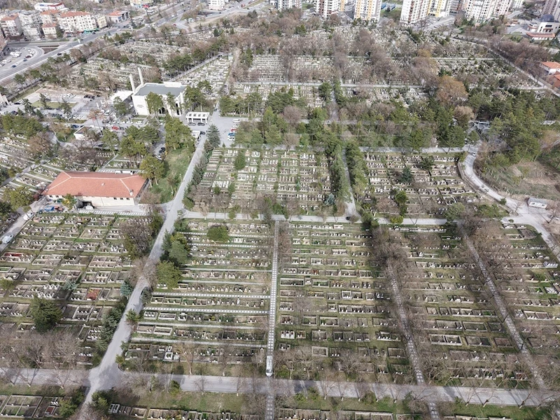 Büyükşehir Belediyesi, Mezarlıkları Bayram Ziyaretine Hazırladı