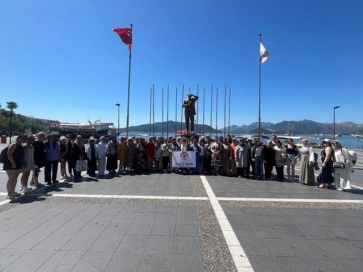 Başkan Çavuşoğlu’nun sözü gerçek oldu, yüzme öğrenen kadınlar ilk kez denizle tanıştı