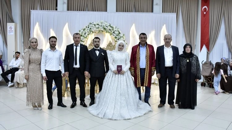 BAŞKANIMIZ, İMRAN ÇAKIR VE OSMAN ÜNLÜ KARDEŞLERİMİZİN NİKAH AKDİNİ GERÇEKLEŞTİRDİ