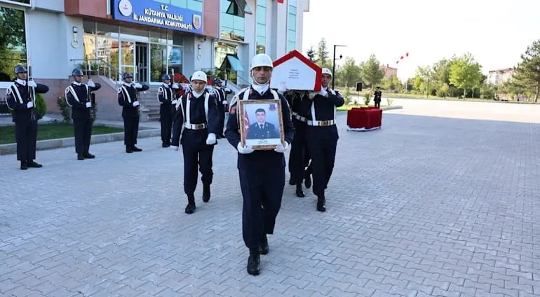 AZİZ ŞEHİDİMİZ JANDARMA UZMAN ÇAVUŞ YÜCEL YEŞİL SON YOLCULUĞUNA UĞURLANDI